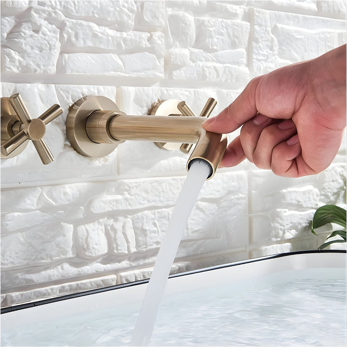 Robinet de lavabo mural Cremona
