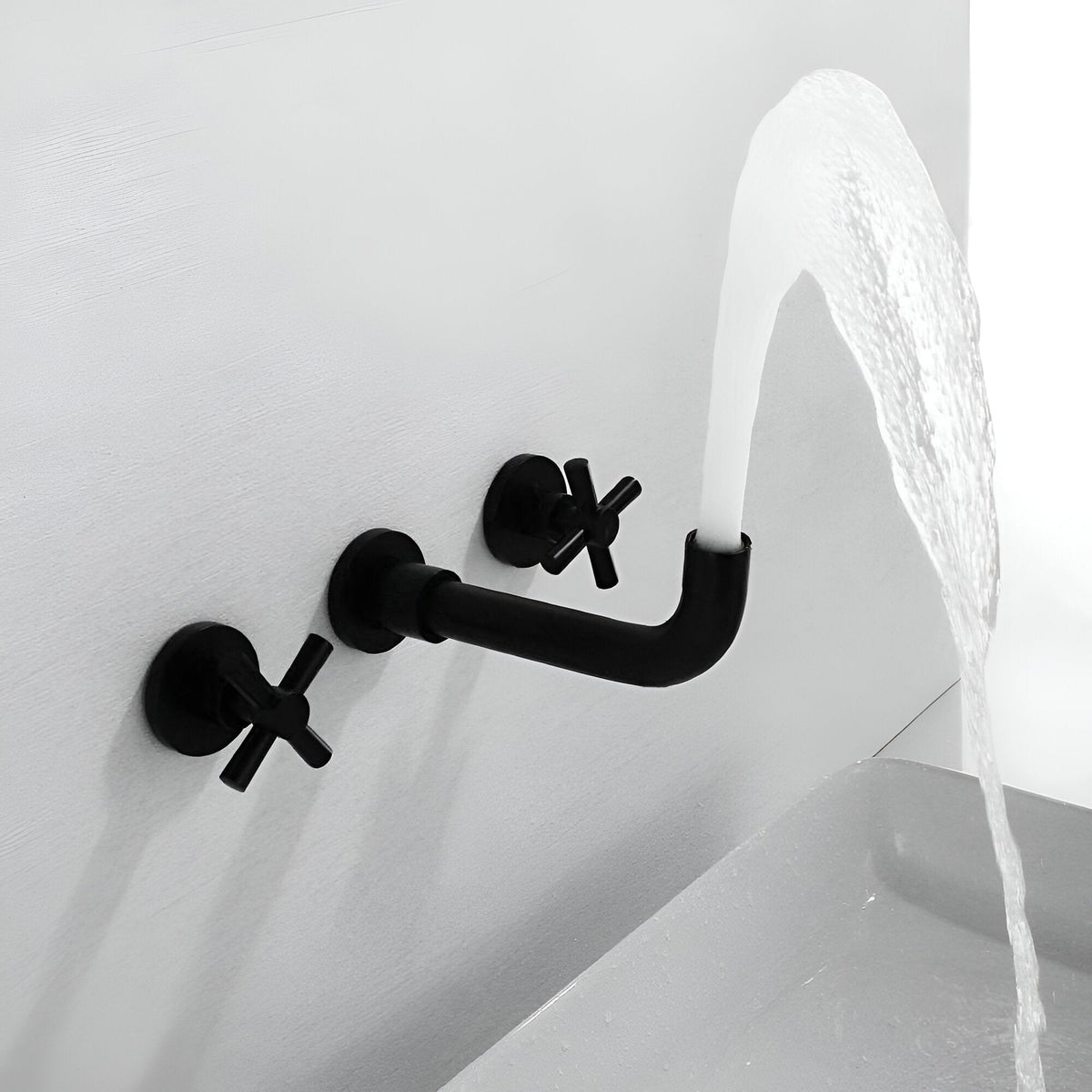 Robinet de lavabo mural Cremona